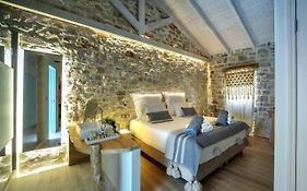 Paxos Fairytales Lovenest 2